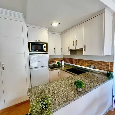 Appartement Wonderful New 1 In Benalbeach
